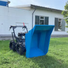 Dumper mit gekippter Mulde